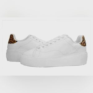 Lucky Step Sneakers Size 6